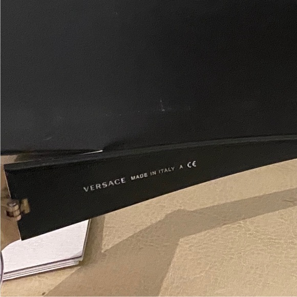 ✨Versace sunglasses 😎 - Picture 3 of 7